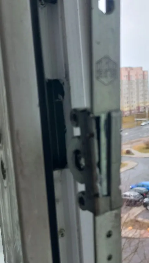 лопнул редуктор двери