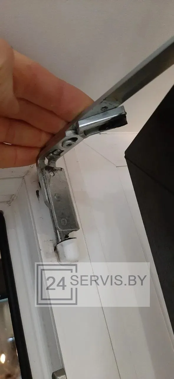 сломался механизм проветривания